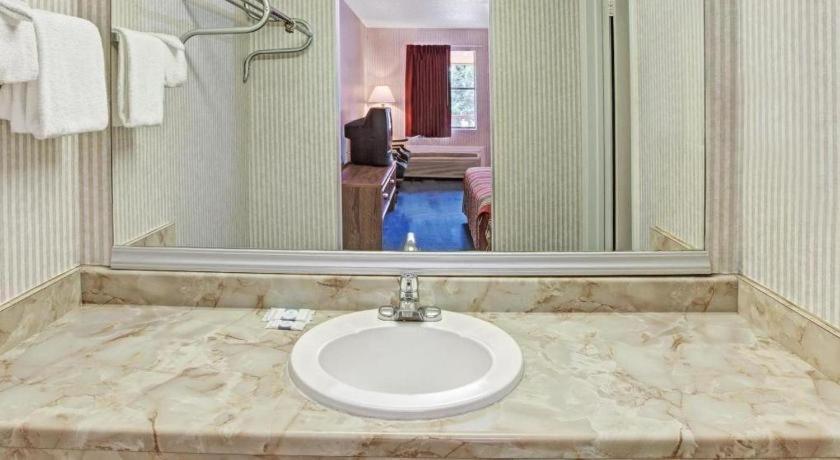Knights Inn South Houston Tx Extérieur photo