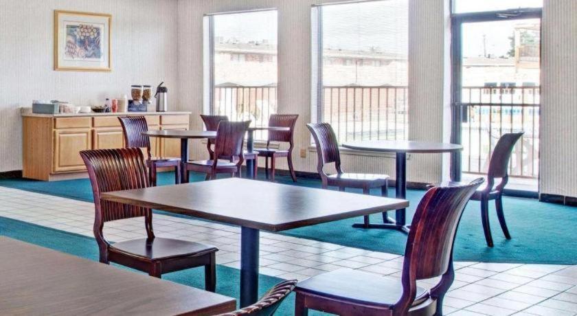 Knights Inn South Houston Tx Extérieur photo
